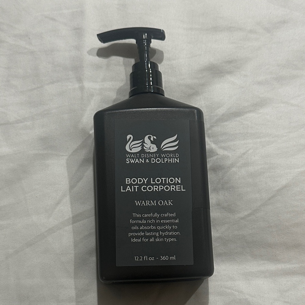 Gilchrist & Soames Warm Oak Body Lotion - Disney